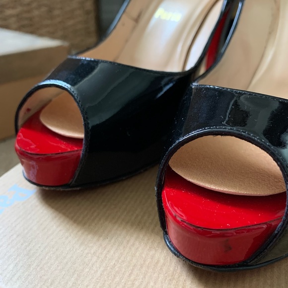 Sold-Christian Louboutin shoes - Picture 2 of 9